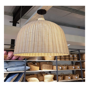 Lampe en rotin artisanale avec de nombreuses formes pour décorer une maison vintage - Product Image 3