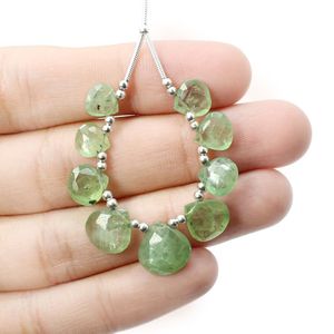 ลูกปัดหินไคยาไนต์สีเขียวธรรมชาติทรงหัวใจสำหรับทำเครื่องประดับ - Product Image 1