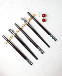 ตะเกียบไม้กับแม่ของฝังมุก - Product Image 1