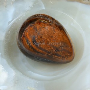 Huevo de Piedra Ojo de Tigre, Cristales de Rozerita Tallados, Estilo Feng Shui y Amor, Huevo de Piedra Preciosa, Recuerdo de Khambhat - Product Image 2