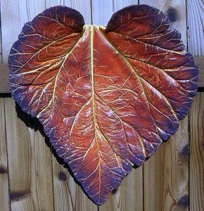 Plateau de nourriture en forme de feuille en métal avec finition élégante vert foncé parfait pour le stockage et le service des aliments au restaurant - Product Image 6