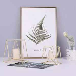 MODEWRN ART Porte-bougie en métal raffiné pour la décoration de la maison - Product Image 2
