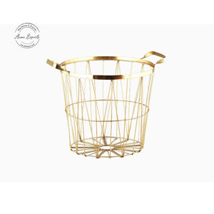 Elegante cesta de almacenamiento de alambre dorado con asas, organizador elegante y funcional para decoración de hogar u oficina - Product Image 1