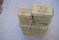 Boîte vintage en feuilles de palmier tressées avec deux poignées, motif carré ajouré, décorée de boutons, style marocain, unisexe, rectangulaire MA