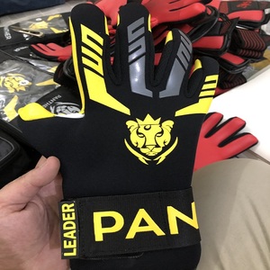 Gants de gardien de but de football en latex allemand 4 mm, professionnels, hautement personnalisés, respirants, toutes tailles, noirs - Product Image 6