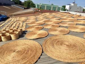 Napperons ronds en jacinthe d'eau faits à la main Tapis de salle à manger et de salon classiques écologiques-Axel + 84 38 776 0892 - Product Image 5