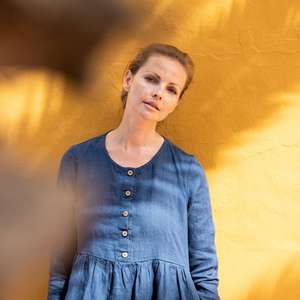 เดรสผ้าลินินสีเทา ดีไซน์ล่าสุดปี 2026 คอกลม แขนยาว ความยาวระดับเข่า สำหรับผู้หญิงเซ็กซี่ - Product Image 1