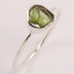 Bague tendance pour femme en argent sterling 925 massif, semi-précieuse, en tourmaline verte naturelle, faite à la main, vente chaude - Product Image 1