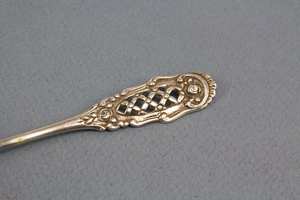 Cuchara de acero inoxidable de nuevo diseño con mango de fundición de latón y elegante color dorado, perfecta para mesa y suministros de boda - Product Image 3