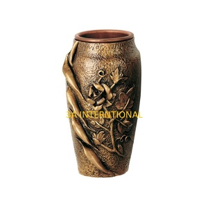 Nouveaux arrivages : vases à fleurs en aluminium design, finition antique, grande taille, avec décorations artisanales, pour hôtel. - Product Image 6