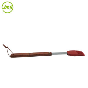 Pinceau de cuisson en silicone pour barbecue avec manche en bois de rose, résistant à la chaleur et facile à nettoyer, 46 cm - Product Image 5