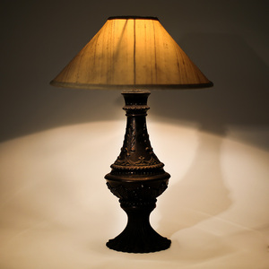 Nouvelle Lampe de Table en Métal Contemporaine Style Artisanat Indien, Meilleure Vente, Nouveau Design Tendance, Décoration Intérieure, Finition Soignée, LED - Product Image 2