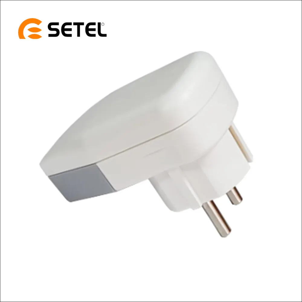 Easy to connect keyless grounding plug with 2 Pin for outdoor electrical outlets at affordable price