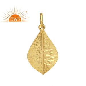 Colgante de plata chapado en oro de 18k hecho a mano, fabricante de joyería, diseño de pétalos, joyería - Product Image 1
