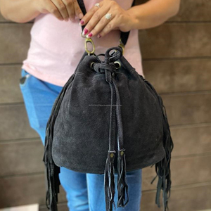 Nouvel arrivage de sacs à main faits à la main en cuir suédé avec franges avec cordon de serrage pour femmes sac à bandoulière pour femmes - Product Image 6
