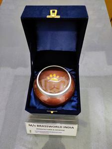 Urne de crémation en aluminium pour animaux de compagnie odyssey, fournitures de funérailles du fabricant Brassworld inde - Product Image 2