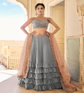 Lehenga-terciopelo con Secuencia de trabajo para mujer, para boda y ocasión especial, con Bonitos colores - Product Image 2