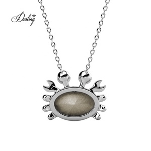 Graziosa <span class=keywords><strong>collana</strong></span> <span class=keywords><strong>con</strong></span> ciondolo granchio impreziosita da cristalli Swarovski scintillanti dasini gioielli per bambine - Product Image 6