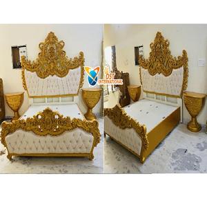 เตียงไม้สักมหาราชา ดีไซน์ทันสมัย แข็งแรงทนทาน ขนาดคิงไซส์ พร้อมการเคลือบเงาสีทองแบบราชวงศ์ และโต๊ะข้างเตียง เฟอร์นิเจอร์ห้องนอนสุดหรู - Product Image 1