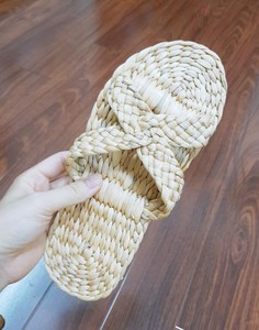 Sandales en jacinthe d'eau en herbe de mer écologique, tongs en paille pour femmes, pantoufles du Vietnam 99GD - Product Image 2