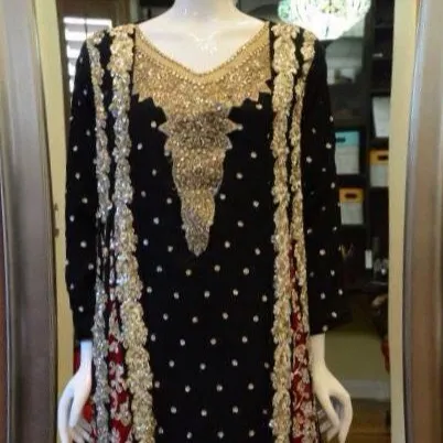 كورتا مخملي ثقيل, فستان بناطيل مطرزة مع خرز زجاجي كريستالي ، من DABKA ، مناسب للحفلات أو الزفاف @ 2022
