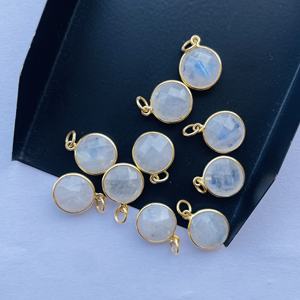 Bisel de piedra lunar de arcoíris Natural, colgante de piedras preciosas redondas de Plata de Ley 925, al por mayor fabricante de joyería, joyería fina - Product Image 3