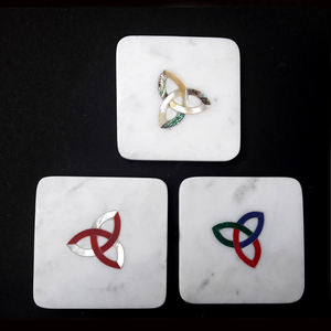 Juego de Posavasos Cuadrados de Mármol Blanco Clásico Europeo con Incrustaciones, Ecológico - Product Image 1