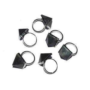 แหวนหินลาบราดอไรต์ทรงพีระมิด - Product Image 1