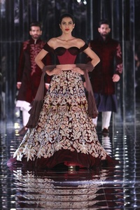 Magnifique robe Lehenga Choli en velours de style indien pour mariage avec broderie Zardozi lourde, couleur personnalisée - Dernière collection 2019 - Product Image 2