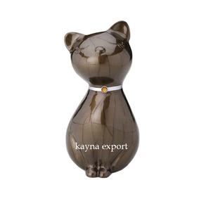 Hermosa escultura de gato para mascotas, urna de resina de METAL con acabado único, estatua de mascota con colores y formas personalizados, precio al por mayor - Product Image 1