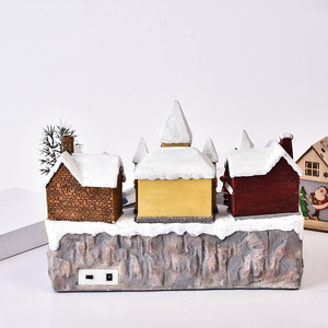 Casas de Pueblo Navideño con Pista de Patinaje Musical LED de Resina Pintadas a Mano al por Mayor, Suministros de Decoración 2026 de Gran Venta - Product Image 4