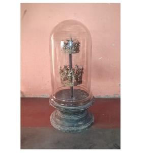 มงกุฎโบราณพร้อมโดมแก้วไม้สำหรับตกแต่งบ้าน - Product Image 1