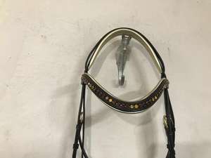 Brida acolchada dorada de gran calidad con herrajes a juego y banda marrón disponible en muchos colores y tamaños - Product Image 3