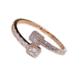 10kt Yellow Gold Real Diamond Openable Bracelet.