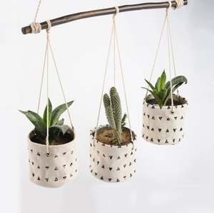 Colgador de plantas de lona de alta calidad, juego de 3 cestas, estampado triangular, blanco y negro - Product Image 1