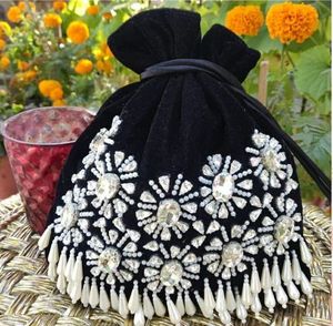 Tela de seda para fiesta y boda, diseño elegante de bolso de POTLI, hermoso trabajo LATCAN & ZARI bordado en tela de seda, 2022 - Product Image 1