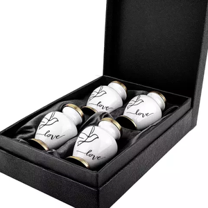 Hermosa urna de cremación de metal blanco real de estilo europeo con recuerdo conmemorativo de Pájaro Rojo para almacenamiento de cenizas funerarias - Product Image 5