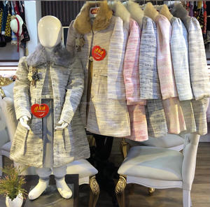 Manteau en tissu khaddar fait à la main, dentelle de soie, magnifique manteau, avec un design étonnant et bandeau - Product Image 3