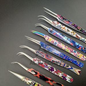 Pince à épiler professionnelle en acier inoxydable durable pour extensions de cils, logo personnalisé, OEM accepté, pince à épiler avec revêtement en papier - Product Image 5