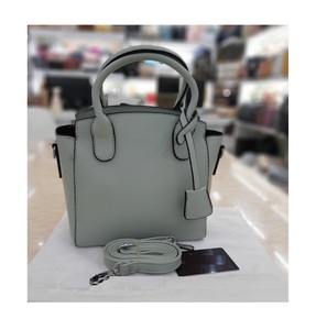 หนังแท้แฟชั่นออกแบบกระเป๋าถือสีเทาสำหรับผู้หญิง - Product Image 3