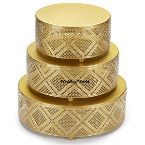 Support à gâteau en métal Support à gâteau de créateur fait main de qualité supérieure Support à gâteau en métal de luxe poli et brillant de forme ronde Nouveau - Product Image 3