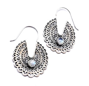 ต่างหูห่วงสีรุ้งแท้แบบห่วงชุบเงินสไตล์โบฮีเมียนเครื่องประดับทองเหลืองรูปทรงตัวเลขทำจากไข่มุก - Product Image 2