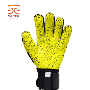 Gants de gardien de but de sport en latex de caoutchouc avec logo personnalisé de haute qualité gants de gardien de but professionnels jeunes adultes pour le football de football - Product Image 2