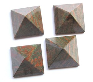 Venta al por mayor de Pirámides de Unakita de cristal pulido de alta calidad maravillosa piedra preciosa estilo Feng Shui en venta comprar de Crystal Export - Product Image 1