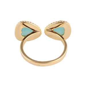 Style géométrique minimaliste aqua calcédoine anneau à empiler ouvert sur le devant en laiton plaqué or 18 carats design perlé anneaux à sertir - Product Image 4