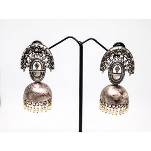 Jhumka-pendientes de aro de latón hechos a mano para mujeres y niñas, joyería de diseño floral, estilo plateado - Product Image 1