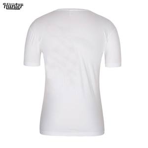 เสื้อยืดคอวีของผู้ชายผ้าไมโครไฟเบอร์ระบายอากาศได้ดีพิมพ์โลโก้ได้ตามต้องการเสื้อแขนสั้นผ้าเจอร์ซีย์ผ้าไหมปรับแต่งได้ - Product Image 5