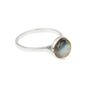 最畅销的天然蓝火拉布拉多宝石批发925纯银嵌框为女性和女孩设置手工戒指