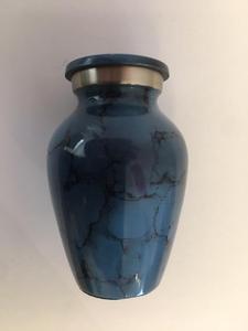 Urna Grande de Latón Dorado con Grabado de Flores para Cremación de Adultos, Estilo Americano, BRASSWORLD INDIA - Product Image 5