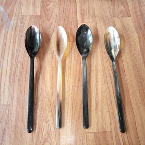 Axiom Home Accents Juego de cubiertos de cuerno de buey de madera hechos a mano Cucharas de cuerno cortas para vajilla de cocina Uso de alimentos Flateware - Product Image 2